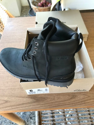 Clarks leather boots new size 42 black waterproof