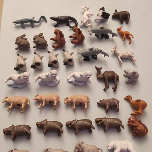 Kinder Egg animal figures collection like new