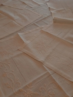 Handmade embroidery set on fine linen, 7 pieces, new