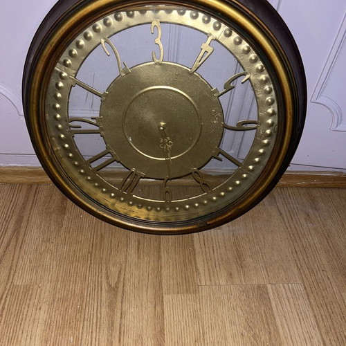 Large wall clock, not working mechanism