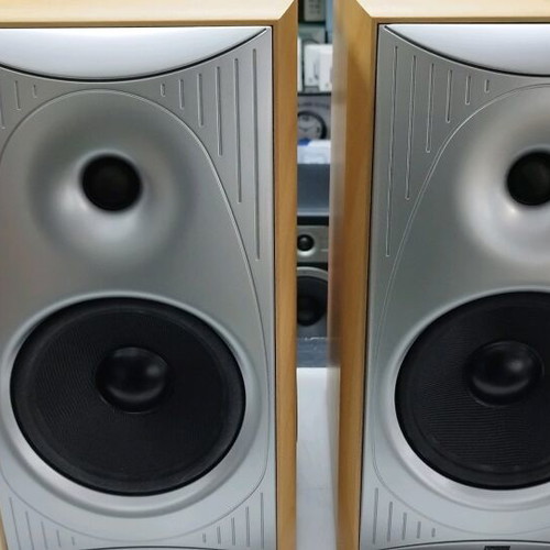 JPW 210 speakers like new with dual woofers and tweeters