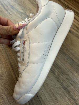 Reebok classic white sneakers size 39 like new