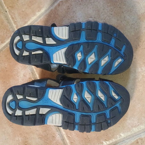 Chippo anatomical sandals size 31 like new, blue