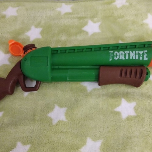 Nerf Super Soaker Fortnite Pump-SG water blaster used
