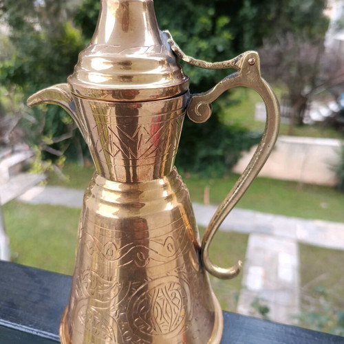 Traditional Arabic Dallah coffee pot vintage like new