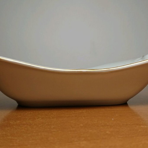 Porcelain serving dish like new