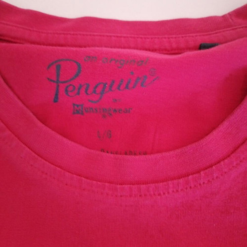 Penguin red short-sleeve t-shirt size Large like new