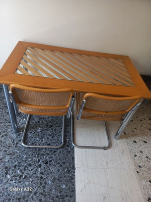 Italian dining table with 4 chairs, excellent wood quality