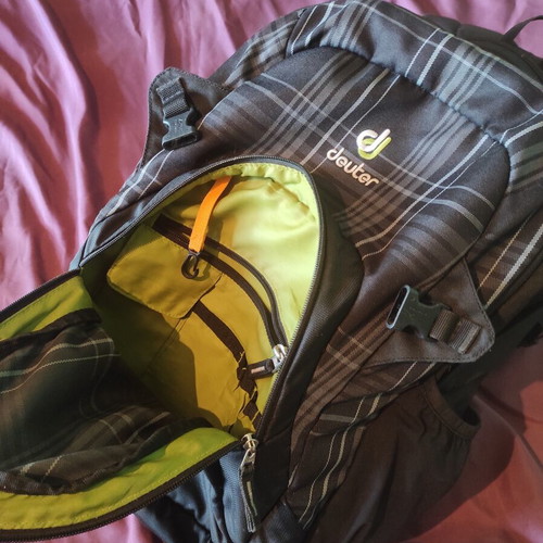 Deuter Graduate 28L backpack used, black and colorful