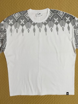 T-shirt Catch white with ethnic geometric design size L like new