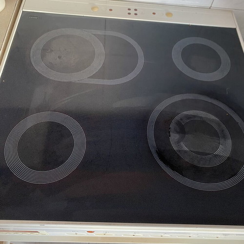 Oven used with four burners