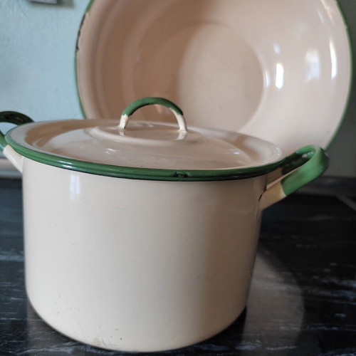 Vintage enamel pot with lid 16 cm used, beige with green details