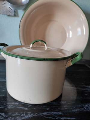 Vintage enamel pot with lid 16 cm used, beige with green details