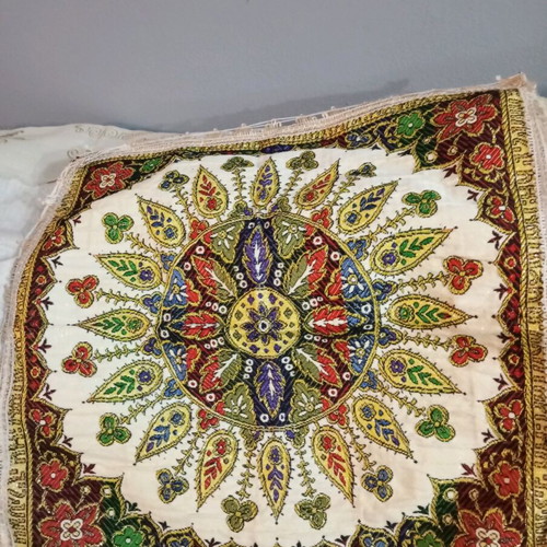 Embroidered Syrian pillow used with golden threads