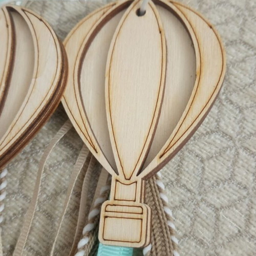 Wooden hot air balloon set new, pack of 4