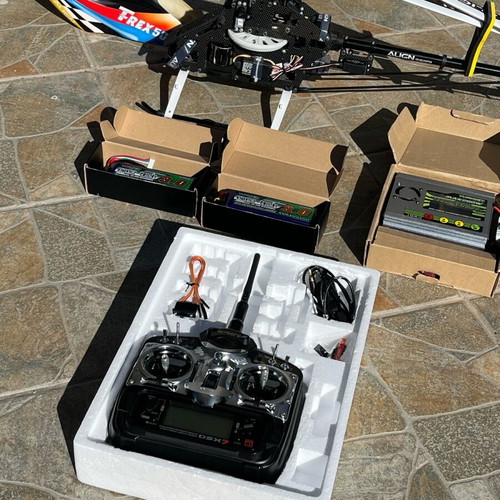 Trex 500 Rc Helicopter like new with digital remote and batteries