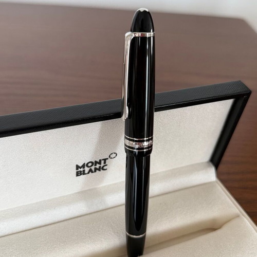 Montblanc Meisterstuck Platinum-Coated Rollerball pen mint condition
