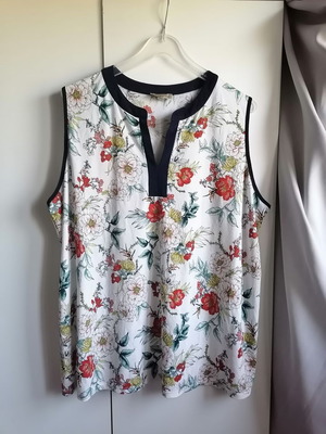 Lavish blouse XXL new, white and blue, made in Italy