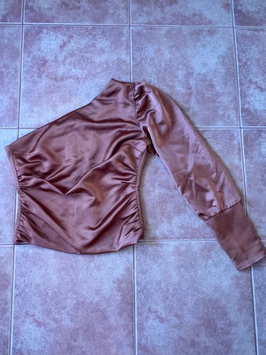 Μπλουζάκι Access μπρονζέ-χρυσό ελληνικό μέγεθος S καινούργιο