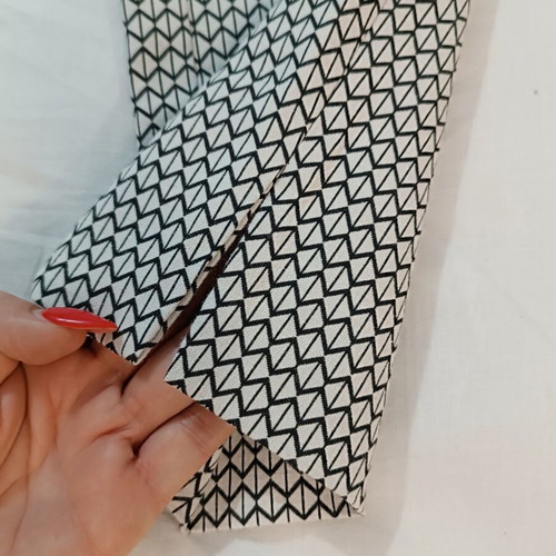 Lucifair geometric straight fit pants white-black size 44 S/M like new