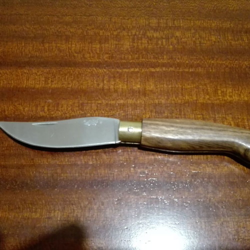 Traditional folding knife De Agostini collection like new with wooden handle