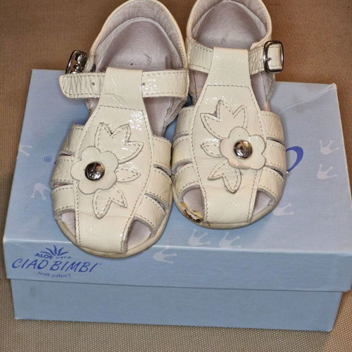 Ciao Bimbi children's sandals size 22 used, white with floral design