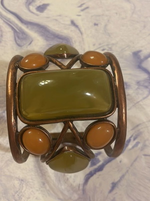 Vintage bronze bracelet used with large stones