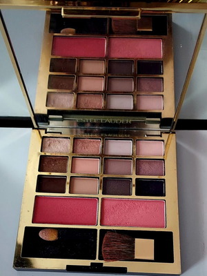 Παλέτα σκιών και ρουζ Estée Lauder σαν καινούργιο με καθρέφτη και πινέλα