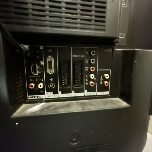 Sony LCD color TV KDL-40D3500 used