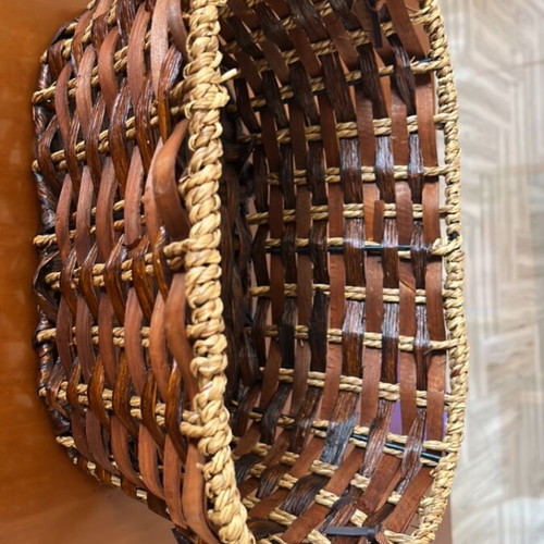 Basket new for gift creation, wine, chocolates, nuts, storage