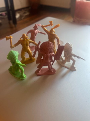 Indian figures used 1990 with 2 horses