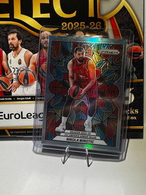 2024-25 Panini Prizm Euroleague Nikola Mirotic Stained Glass Case Hit нова