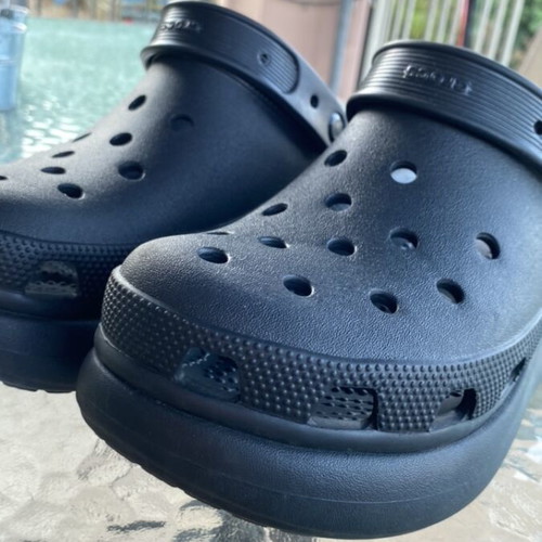 Crocs Iconic Comfort sandals used, size 10 (41-42)