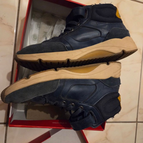 Kickers boots for boys size 34 like new, dark blue