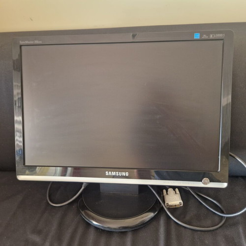 Samsung SyncMaster 206BW monitor like new, 20 inch widescreen