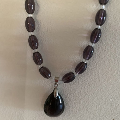 Amethyst necklace like new, 60 cm length, purple and silver