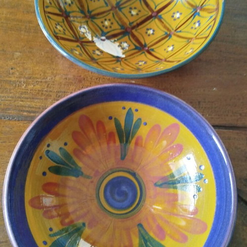 Set of 2 hand-painted ceramic bowls like new