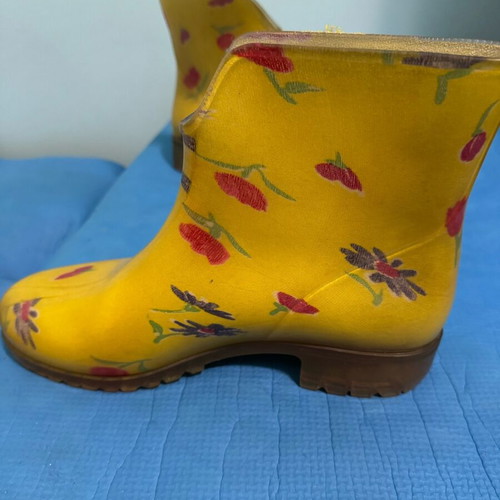 Women's yellow floral rain boots size 40 used