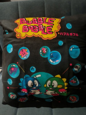 Bubble Bobble Pillow like new, retro game theme