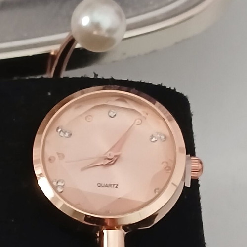 Rose Gold Women's Bracelet Watch with Pearl, Quartz
