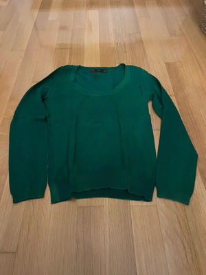 Zara knitted sweater like new, green, size M