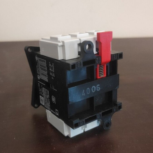 Telemecanique V1 055169 Load Switch 3P 32A New