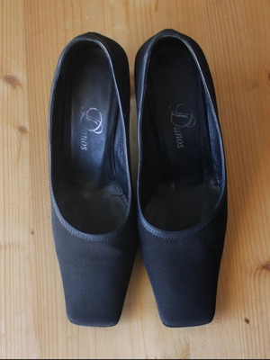 Vintage black pumps used, size 36