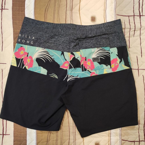 Billabong Tribong Pro Recycler boardshorts men's size 36 like new, black