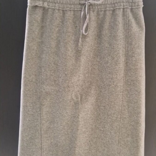 Zara skirt gray like new with elastic waistband