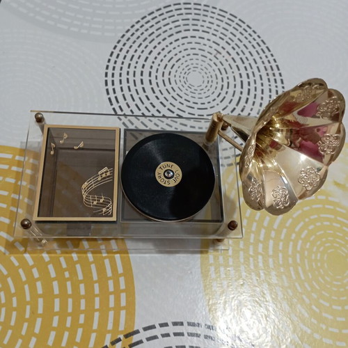 Vintage decorative music box jewelry holder with gramophone