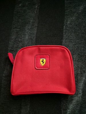 Νεσεσέρ Ferrari σαν καινούργιο, κόκκινο, διαστάσεις 14,5x12x5cm
