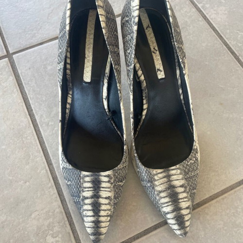 Zara pumps like new, black and white zebra pattern, size 39