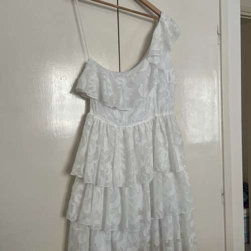 Mini dress new white, size ML with elastic waist