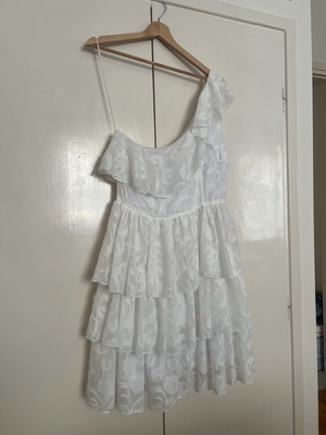Mini dress new white, size ML with elastic waist